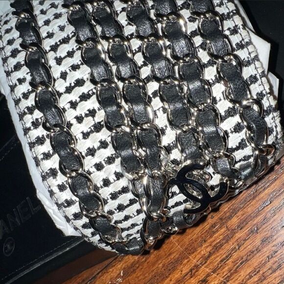 CHANEL CC Logo Tropiconic Black Tweed Slides - Size 39 FITS US 8-8.5 - Picture 4 of 10